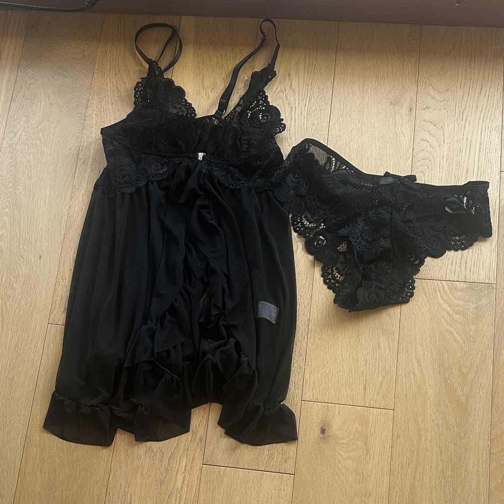 Elegant Black Lace Lingerie Set